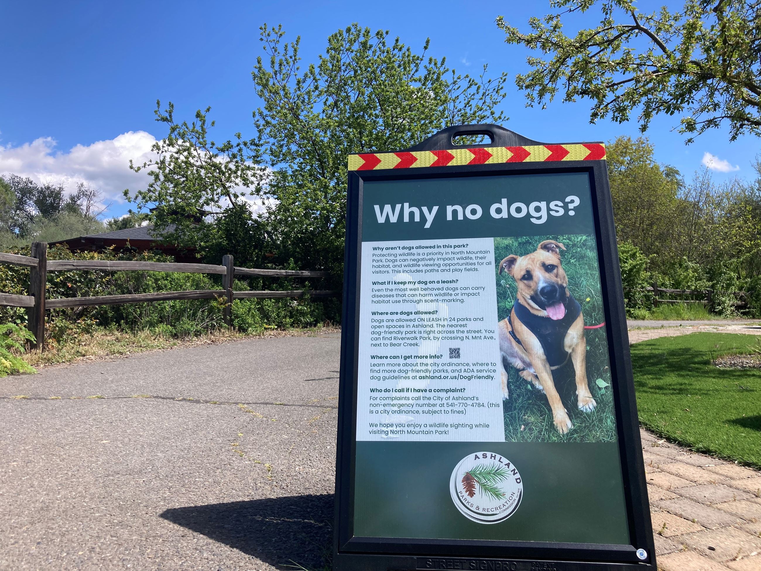 Sign about why dogs aren't allowed in North Mountain Park