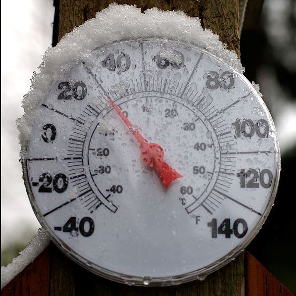 Thermometer at 30 degrees Farenheit